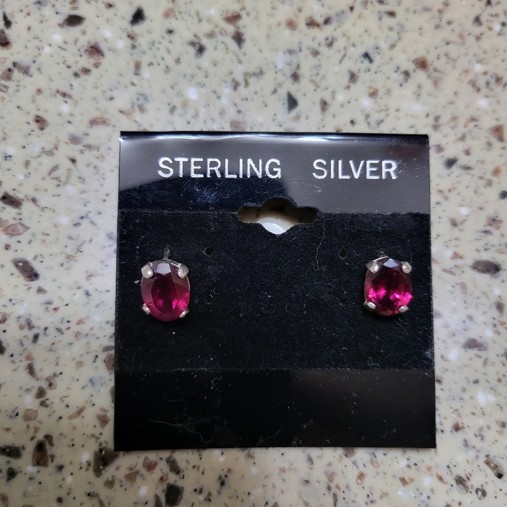 925 Sterling Silver Genuine Garnet Stones 9X7mm NEW